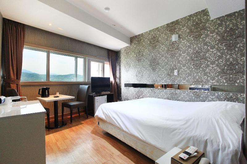 J Hotel image