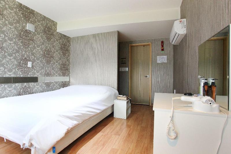 J Hotel image