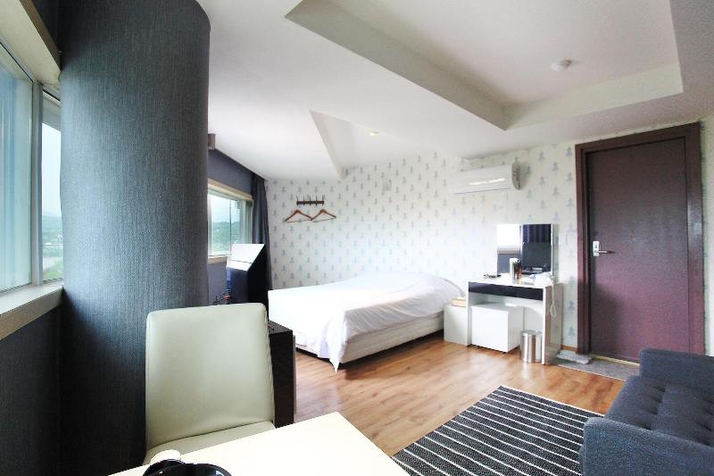 J Hotel image