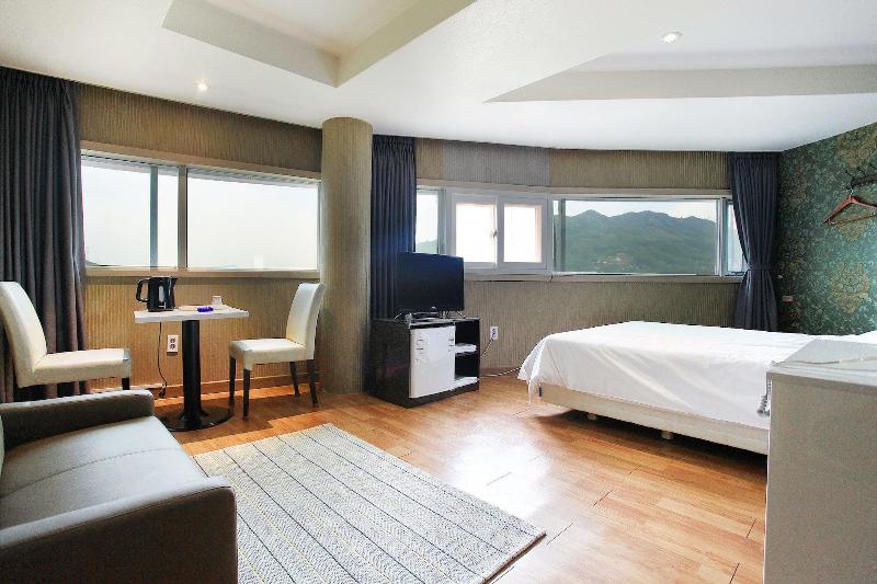 J Hotel image