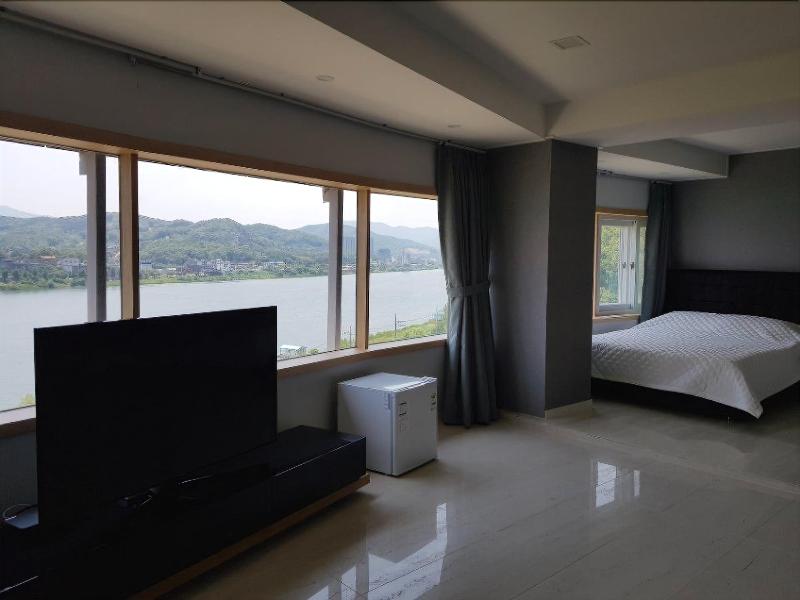J Hotel image