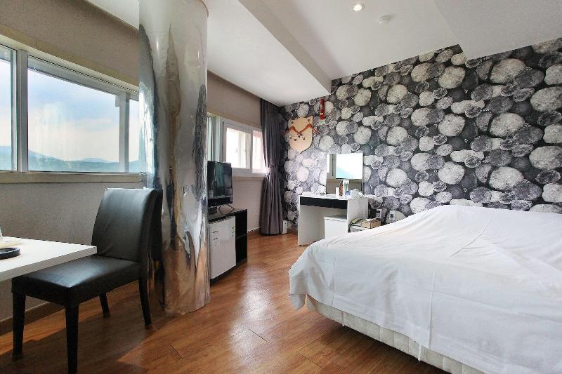 J Hotel image