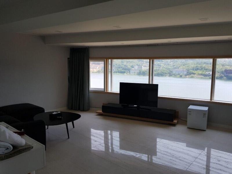 J Hotel image