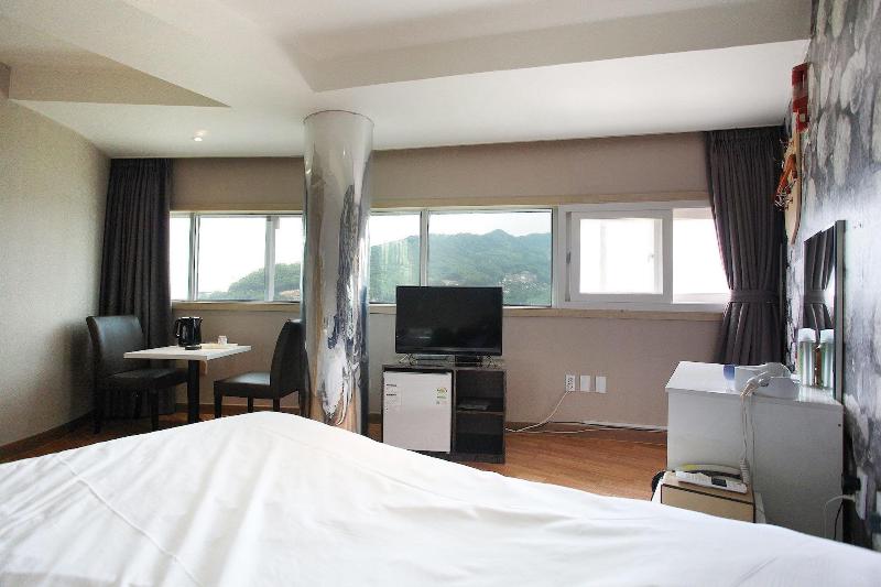 J Hotel image