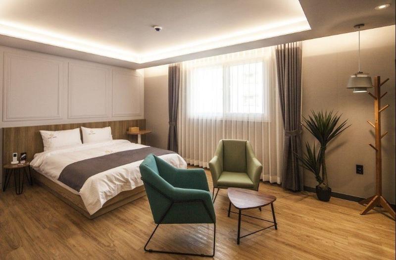 Hotel Crape image