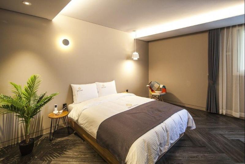 Hotel Crape image