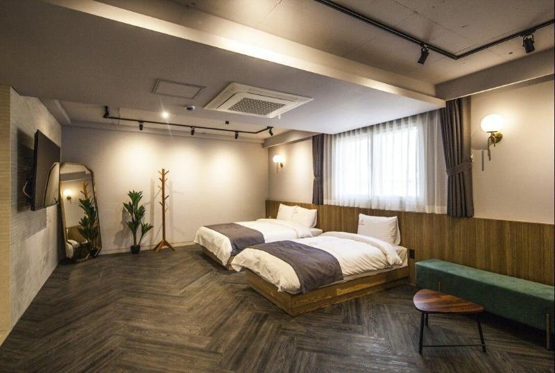 Hotel Crape image