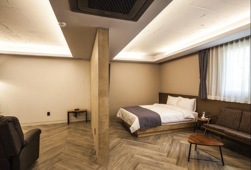 Hotel Crape image