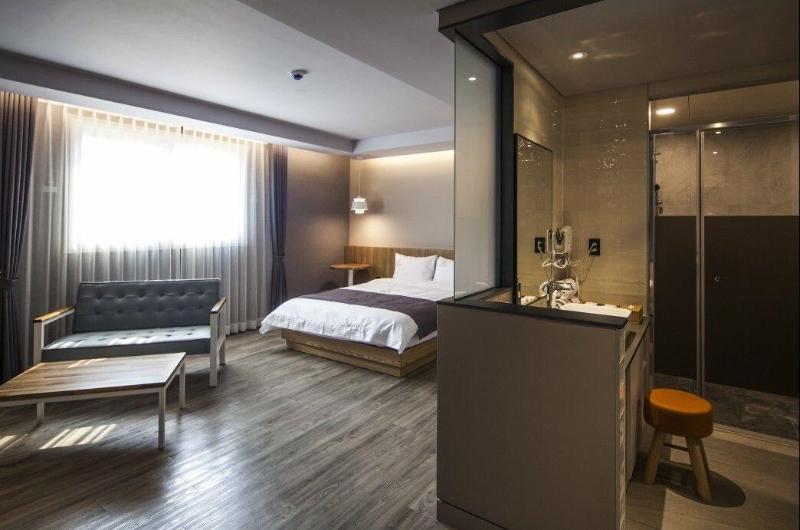 Hotel Crape image