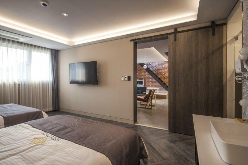 Hotel Crape image