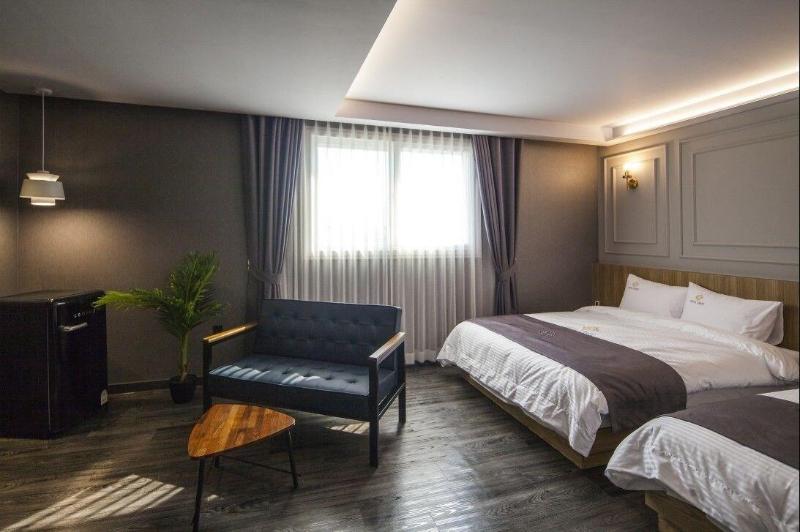 Hotel Crape image