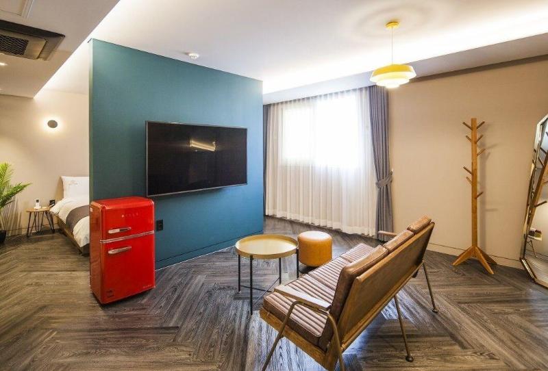 Hotel Crape image
