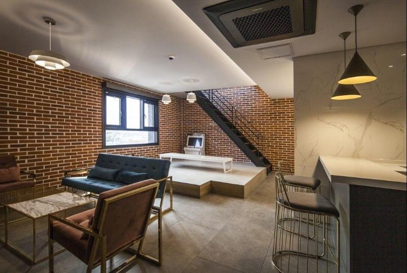 Hotel Crape image