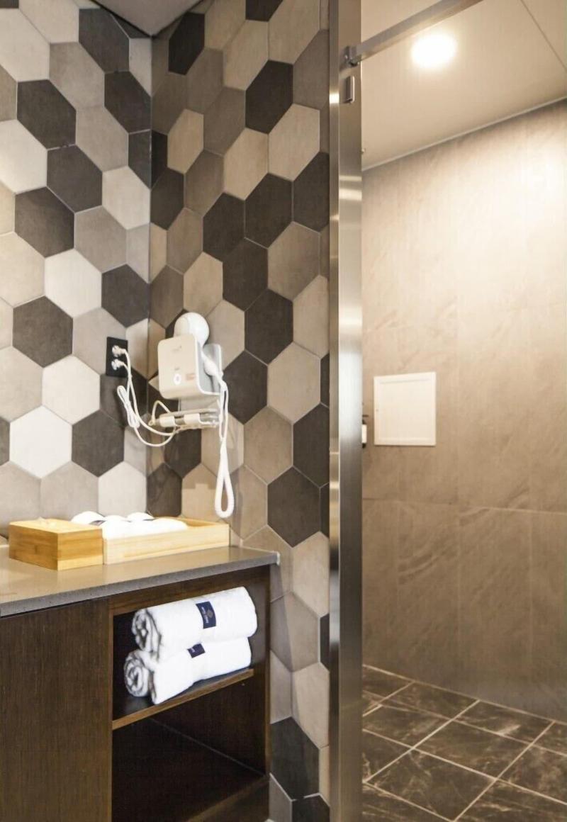 Hotel Crape image