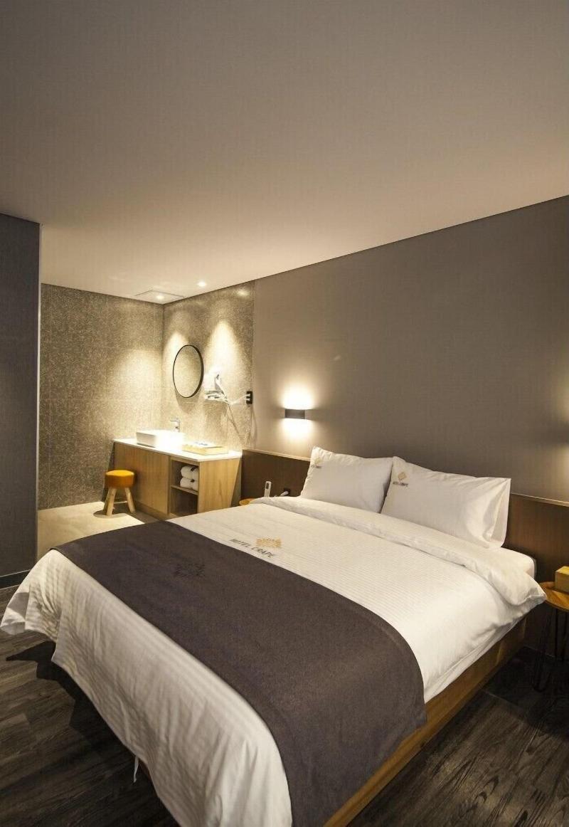 Hotel Crape image