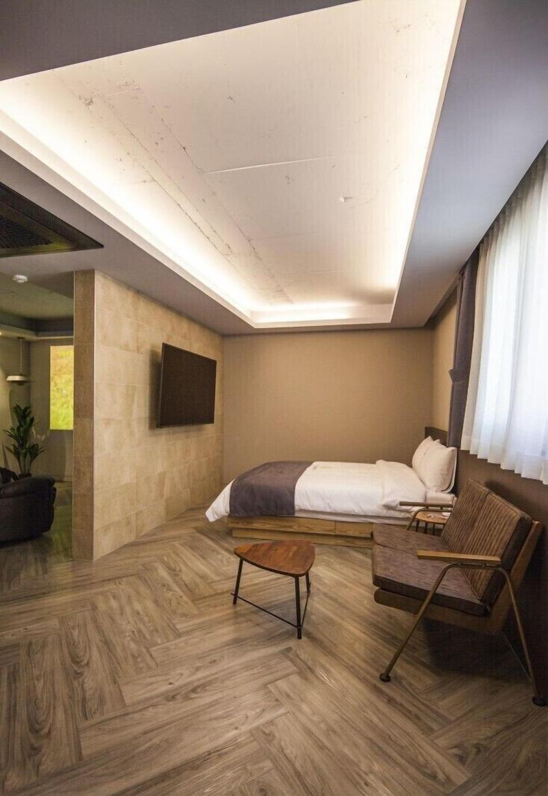 Hotel Crape image
