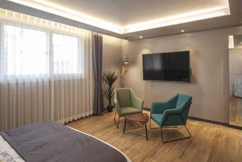Hotel Crape image