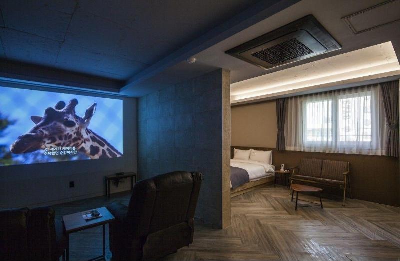 Hotel Crape image