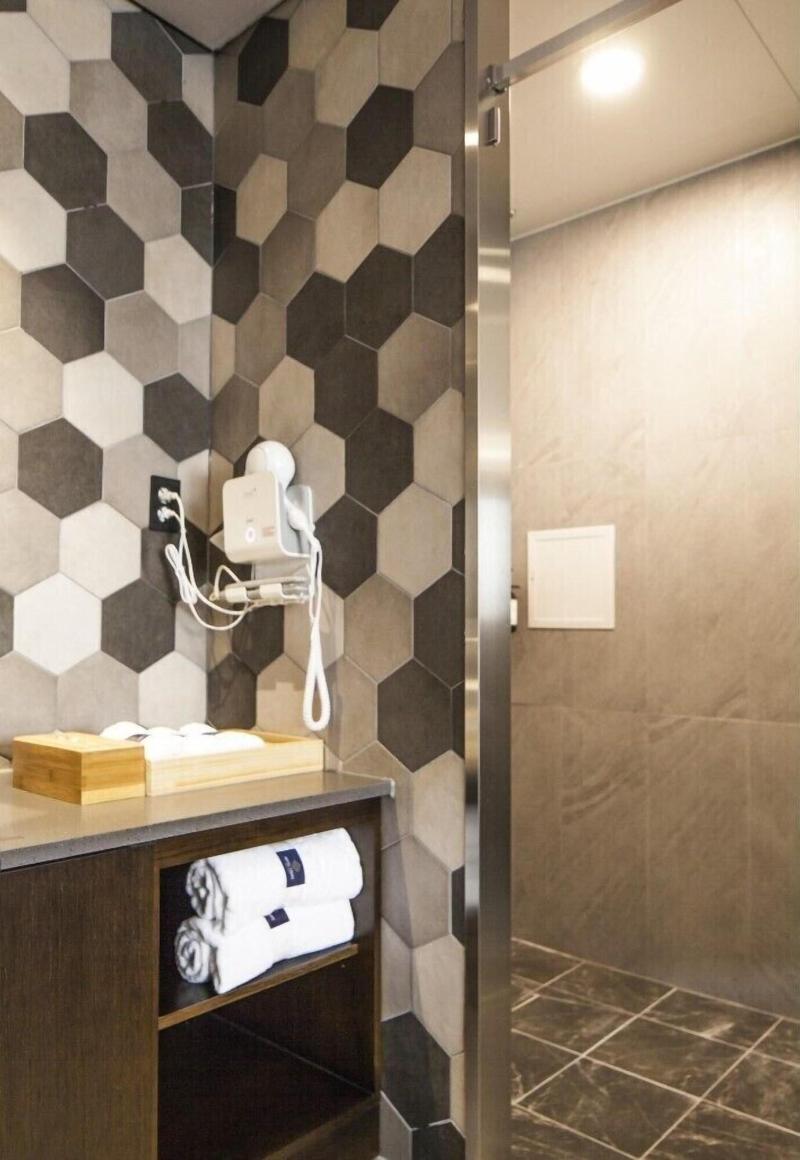 Hotel Crape image