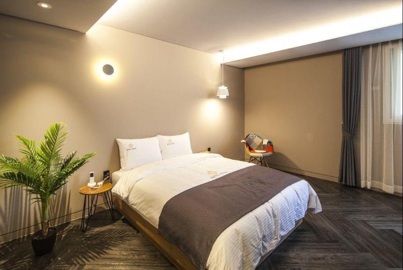 Hotel Crape image