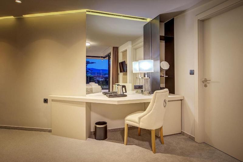 Hotel Maritim image
