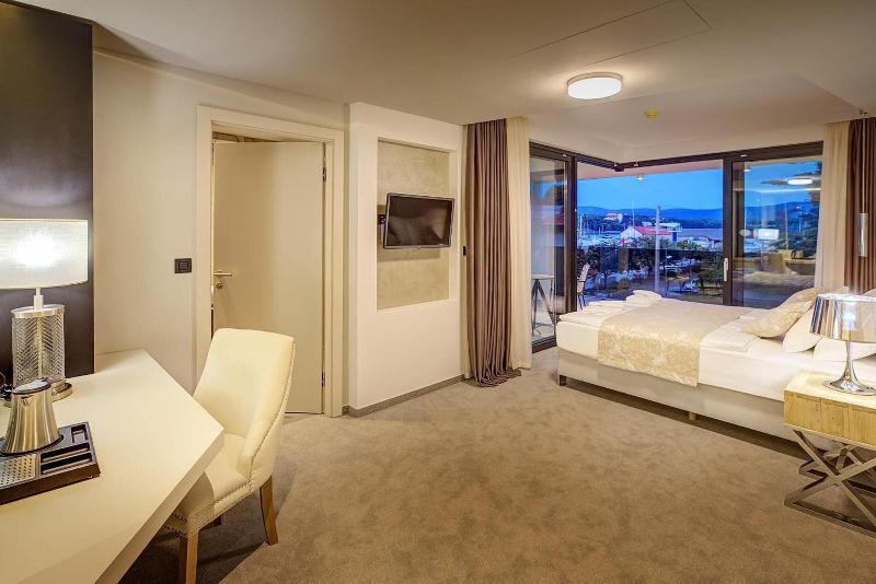 Hotel Maritim image