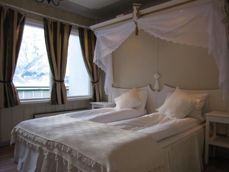 Hjelle Hotel image