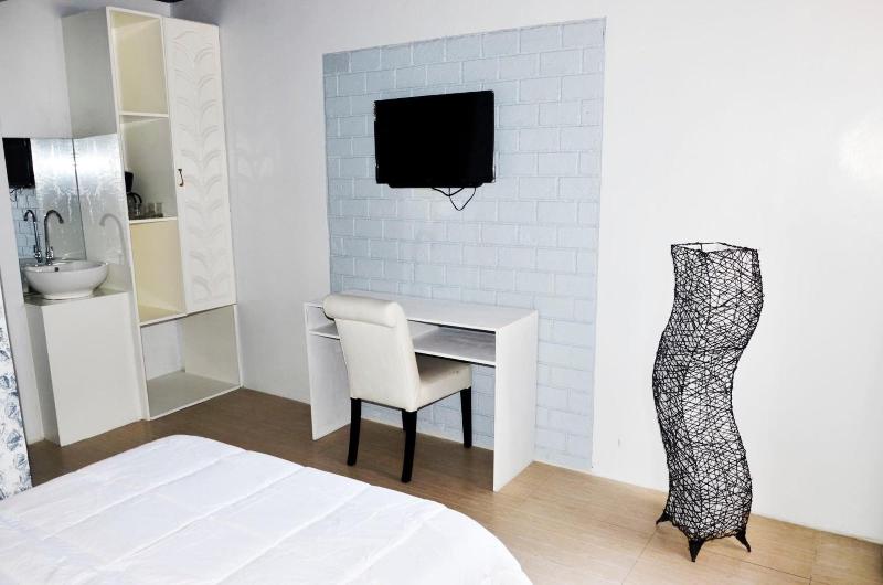 Grand Peninsula Suites image