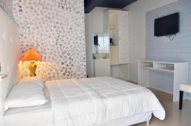 Grand Peninsula Suites image