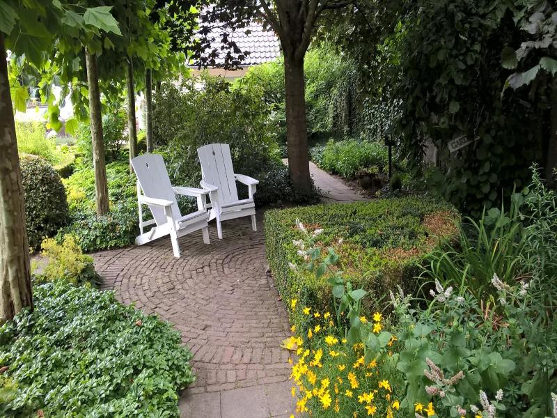 B&B Rosteline image