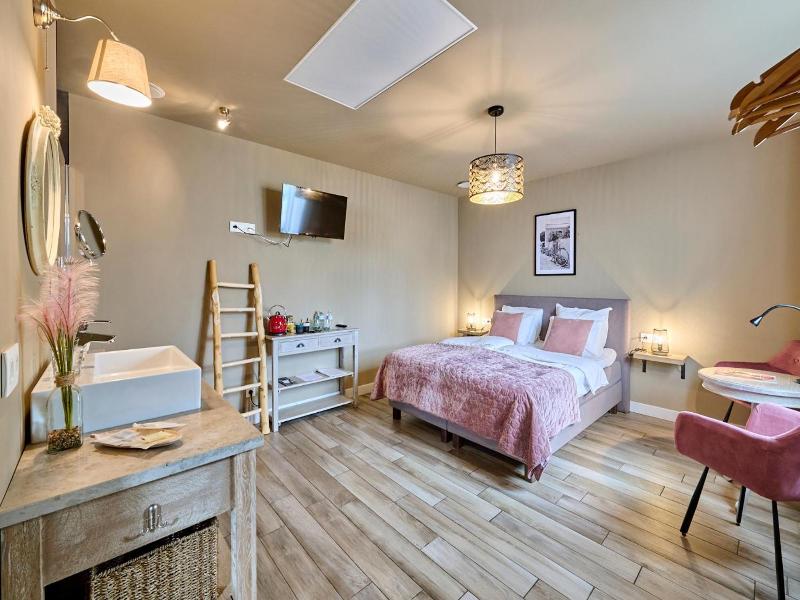 B&B Rosteline image