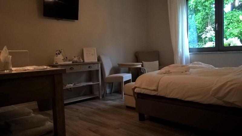 B&B Rosteline image