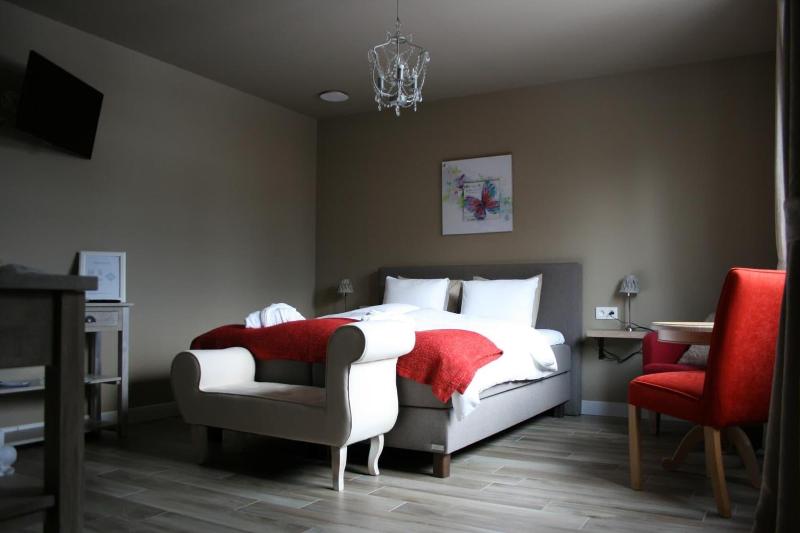 B&B Rosteline image