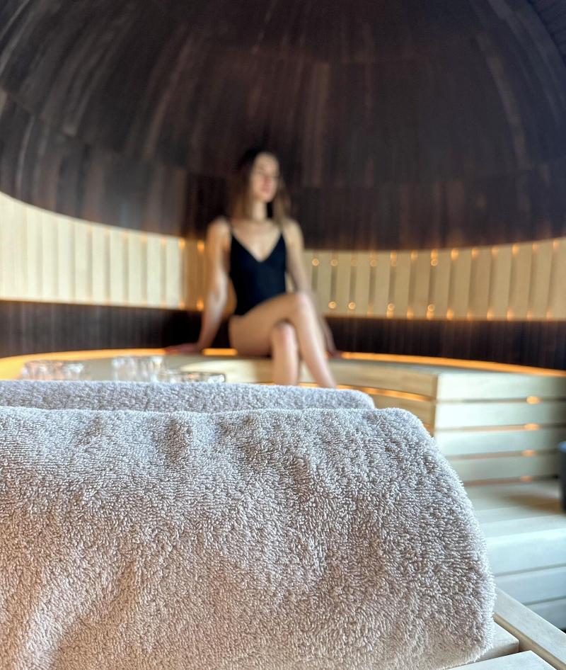 Hotel Spa Les Pins De César image