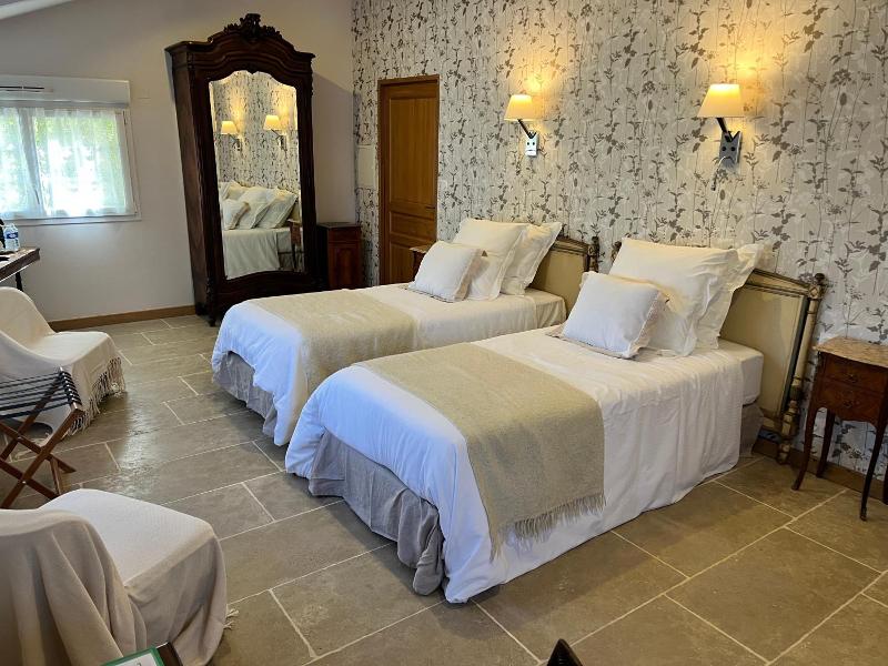 Le Manoir De La Vieille Douve image