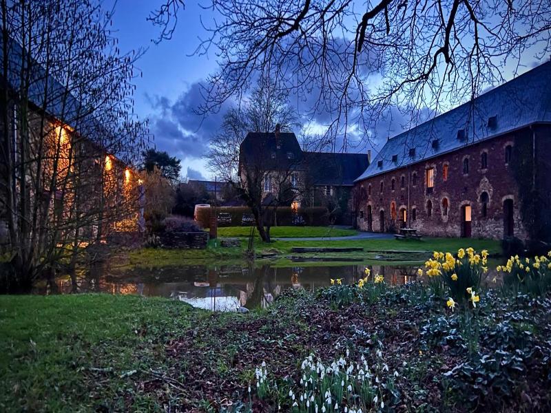 Le Manoir De La Vieille Douve image