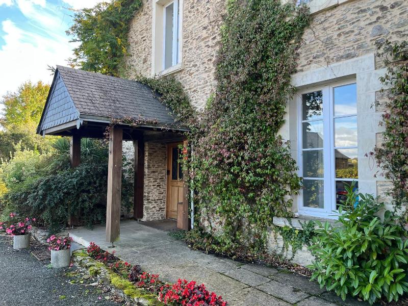 Le Manoir De La Vieille Douve image