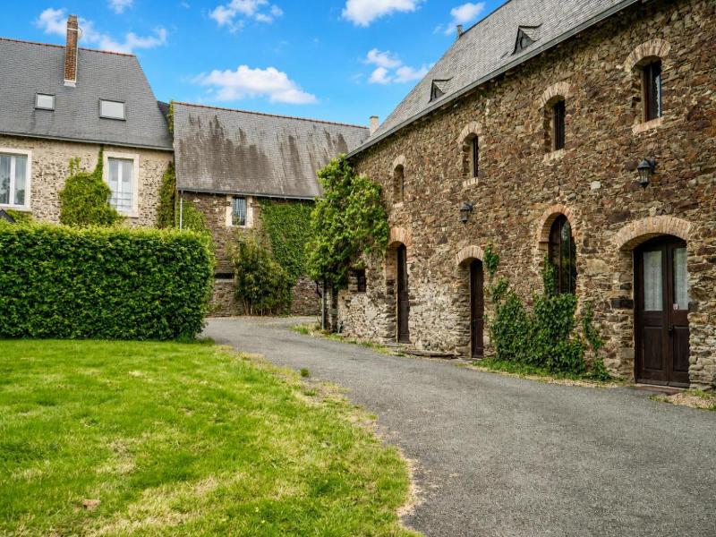 Le Manoir De La Vieille Douve image
