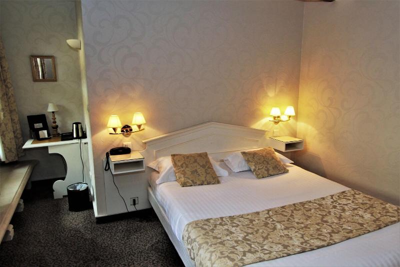 Hotel Le Regent image