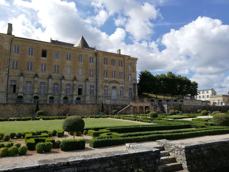 Les Chenêts image