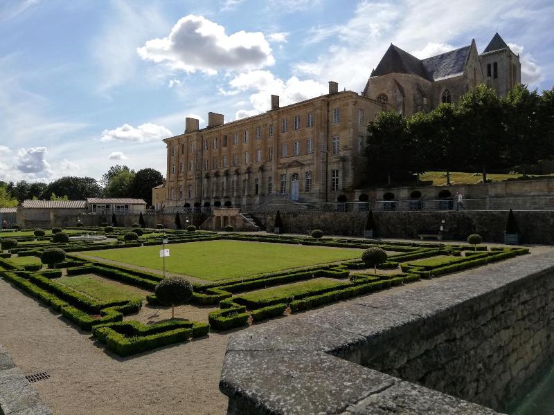 Les Chenêts image