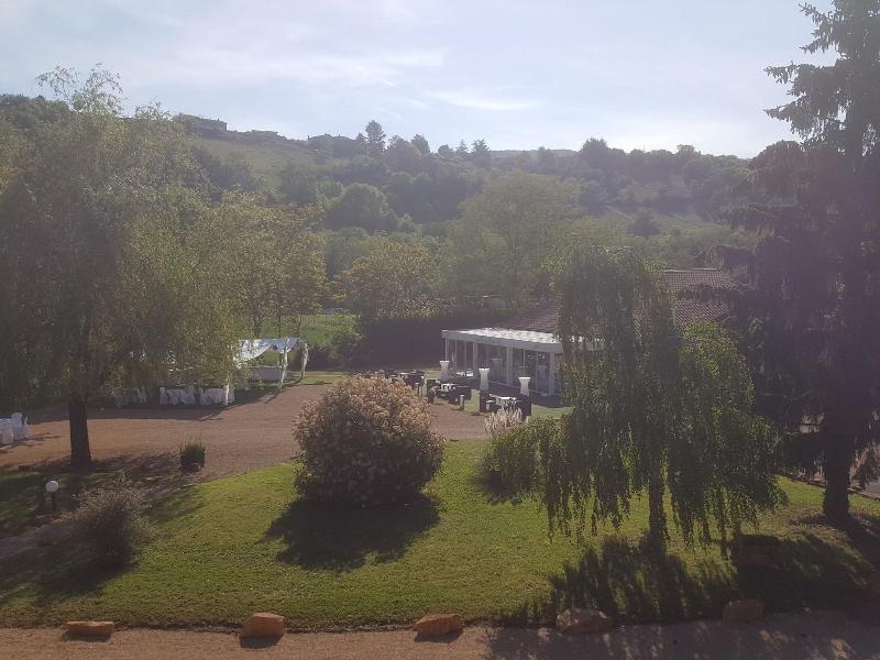 Domaine des Pierres Dorées image