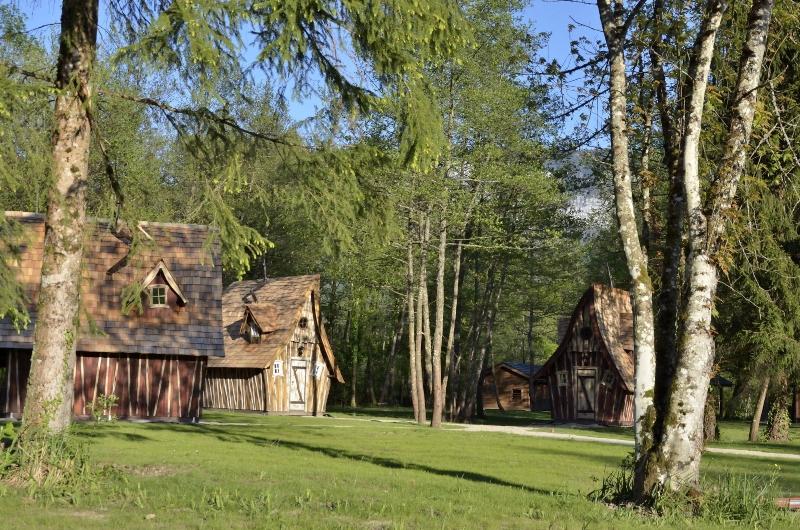 Les Lodges Du Lac image