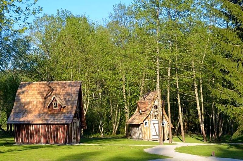 Les Lodges Du Lac image