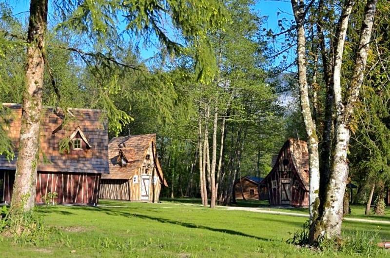 Les Lodges Du Lac image