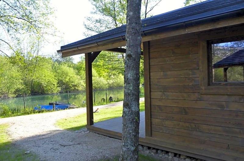 Les Lodges Du Lac image