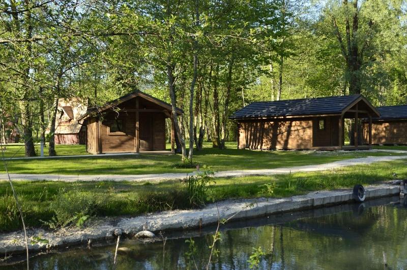 Les Lodges Du Lac image