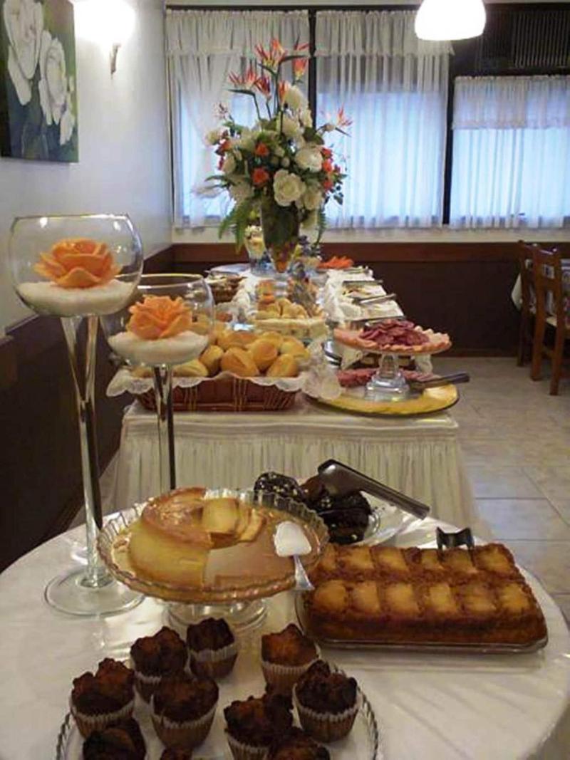 River Hotel image 10