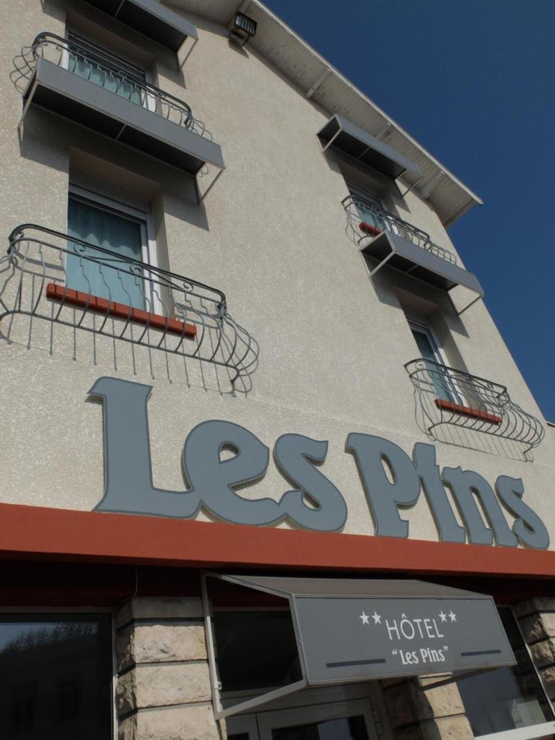 Hôtel Les Pins image