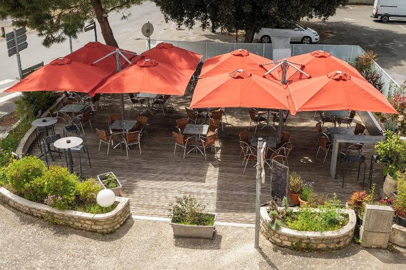 Hôtel Les Pins image